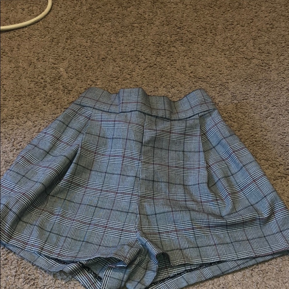 Plaid Shorts w/ Pockets!